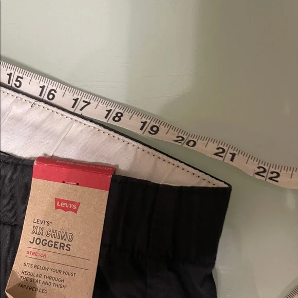 Levi's Men's Black Joggers - Picture 10 of 13